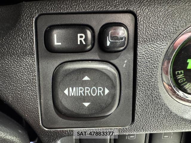 Toyota HIACE VAN 2017-06 7620872-25