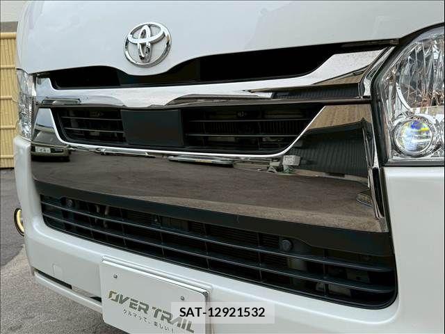 Toyota HIACE VAN 2022-03 7620871-17