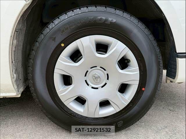 Toyota HIACE VAN 2022-03 7620871-23