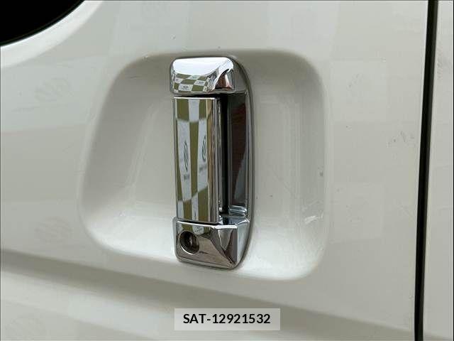 Toyota HIACE VAN 2022-03 7620871-26