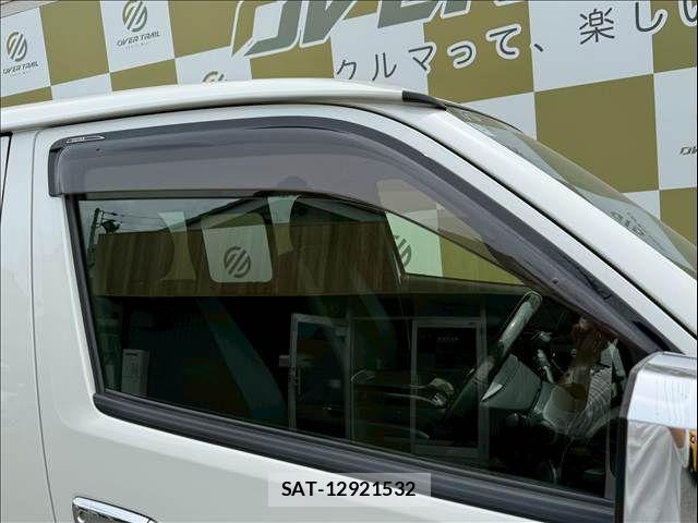Toyota HIACE VAN 2022-03 7620871-27