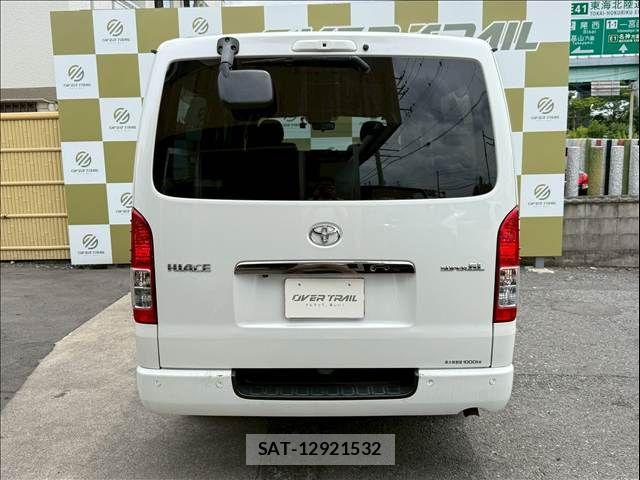 Toyota HIACE VAN 2022-03 7620871-8