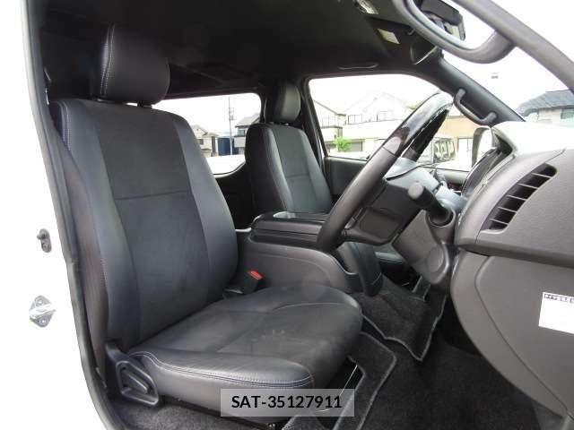 Toyota HIACE VAN 2023-05 7620858-9