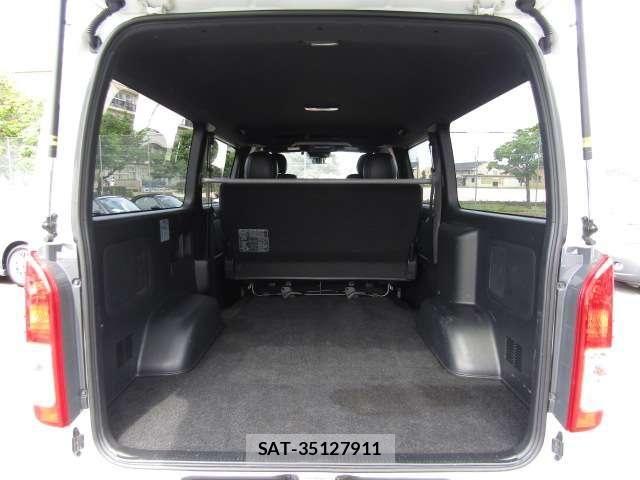 Toyota HIACE VAN 2023-05 7620858-10