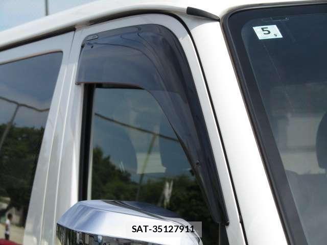 Toyota HIACE VAN 2023-05 7620858-14