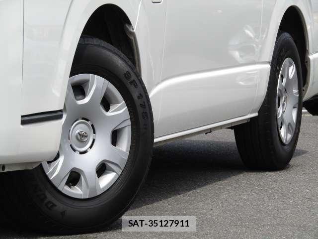 Toyota HIACE VAN 2023-05 7620858-15