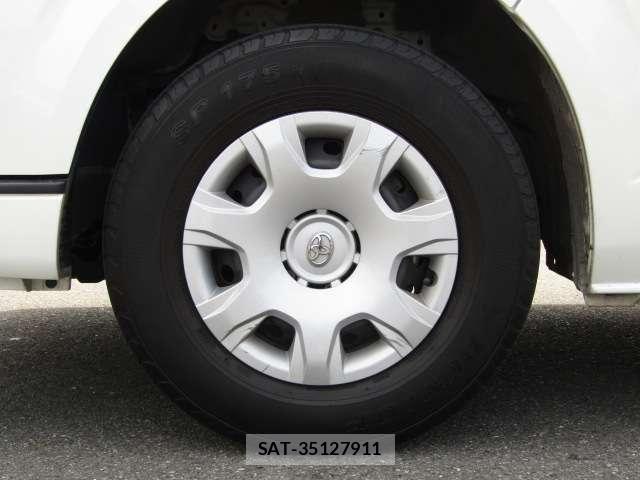 Toyota HIACE VAN 2023-05 7620858-27