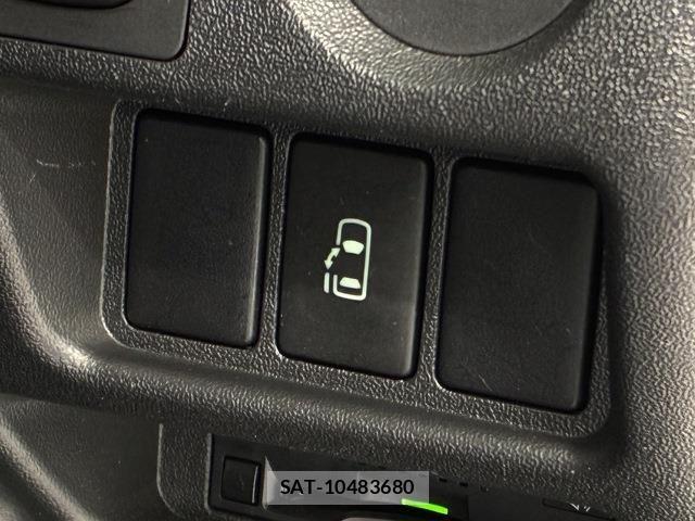 Toyota HIACE VAN 2021-05 7620846-23