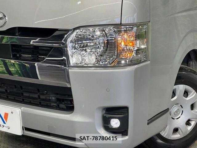 Toyota HIACE VAN 2022-10 7620869-11