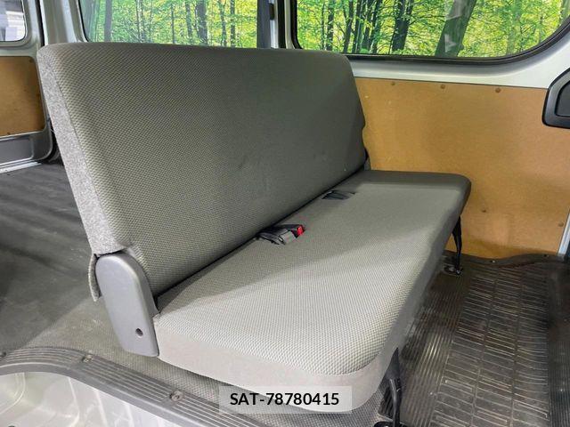 Toyota HIACE VAN 2022-10 7620869-8