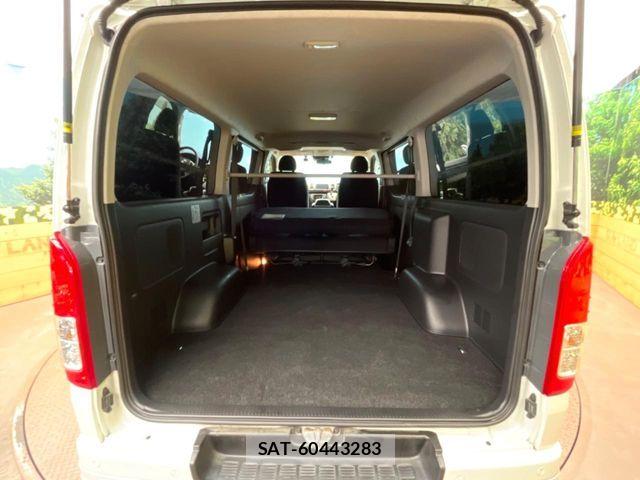Toyota HIACE VAN 2023-10 7620855-9