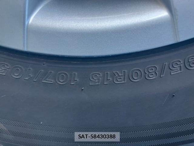 Toyota HIACE VAN 2021-08 7620875-11