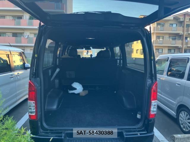 Toyota HIACE VAN 2021-08 7620875-16
