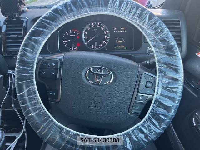 Toyota HIACE VAN 2021-08 7620875-18