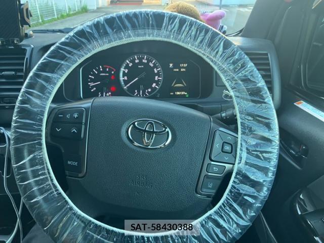 Toyota HIACE VAN 2021-08 7620875-24