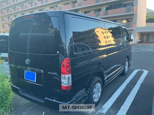 Toyota HIACE VAN 2021-08 7620875-3