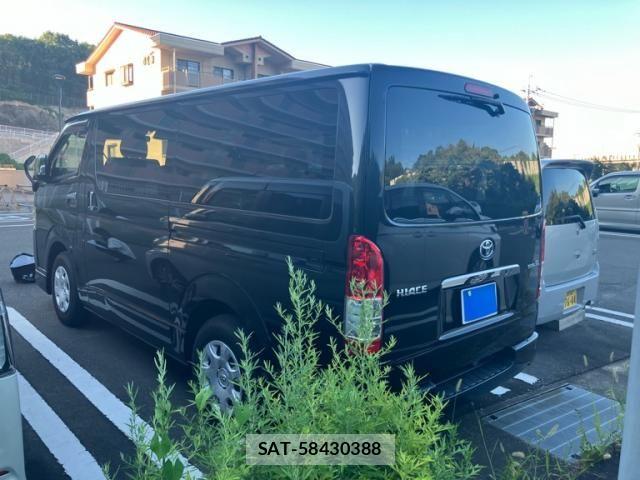 Toyota HIACE VAN 2021-08 7620875-4