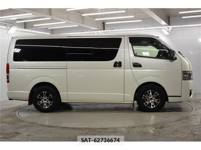 Toyota HIACE VAN 2024-05 7620854-3