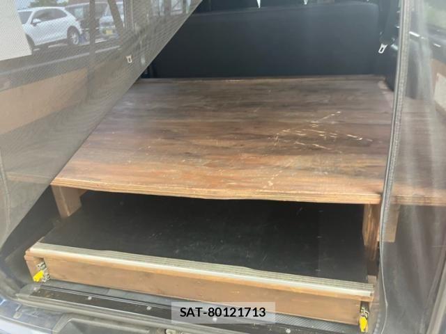 Toyota HIACE VAN 2019-08 7620876-16