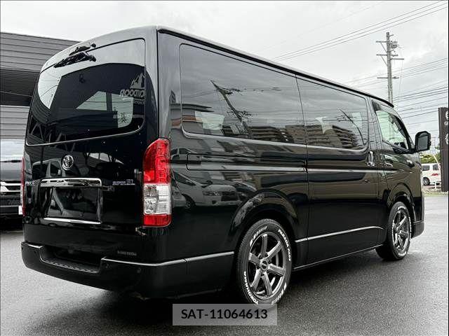 Toyota HIACE VAN 2023-08 7620848-14