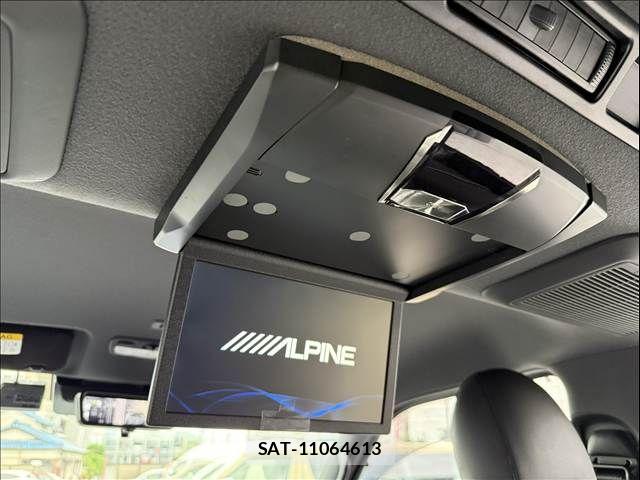 Toyota HIACE VAN 2023-08 7620848-17