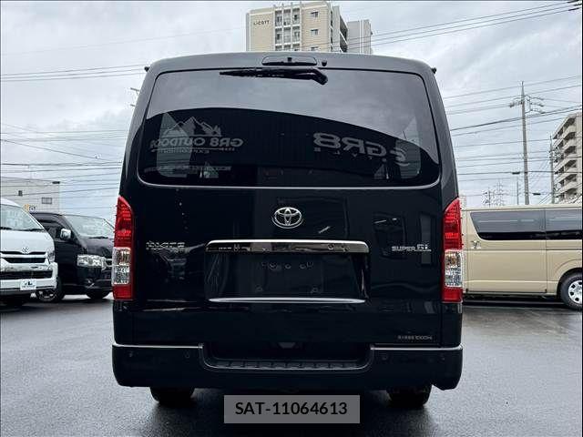Toyota HIACE VAN 2023-08 7620848-2