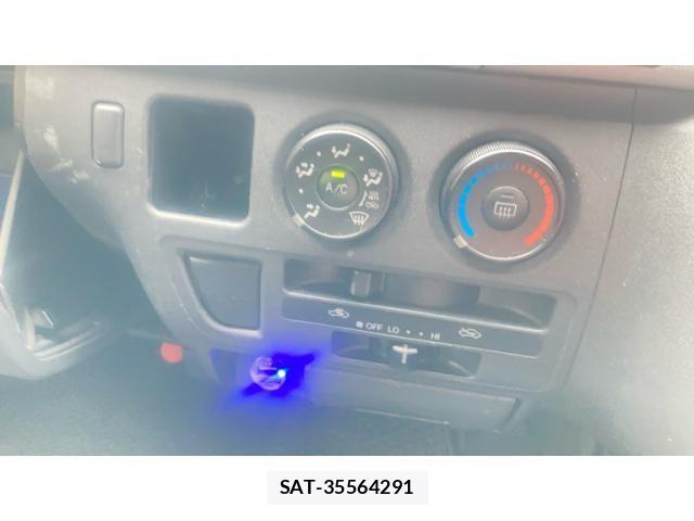 Toyota HIACE VAN 2011-02 7620883-16