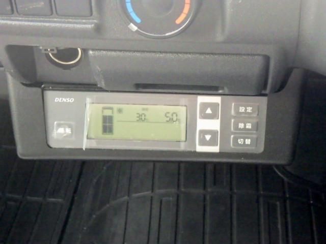 Toyota HIACE VAN 2020-11 7710542-16