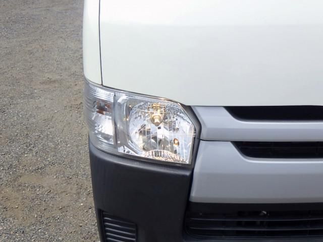 Toyota HIACE VAN 2020-11 7710542-26