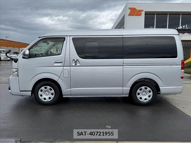 Toyota HIACE VAN 2019-08 7729977-11