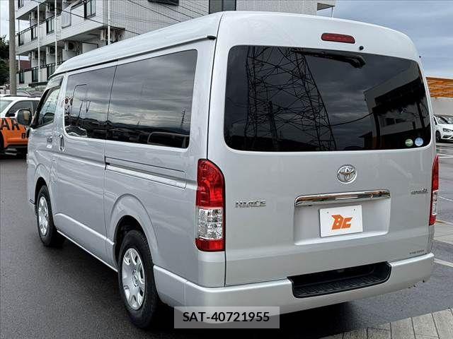 Toyota HIACE VAN 2019-08 7729977-14