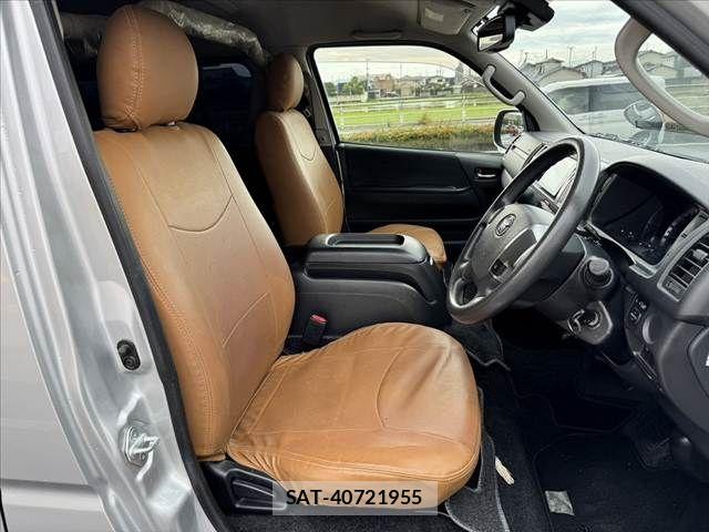 Toyota HIACE VAN 2019-08 7729977-15