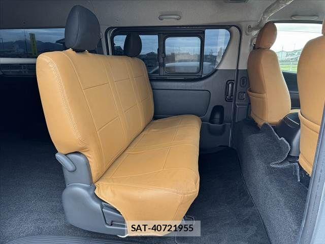 Toyota HIACE VAN 2019-08 7729977-17