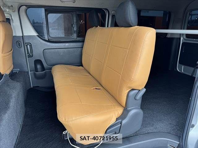 Toyota HIACE VAN 2019-08 7729977-18