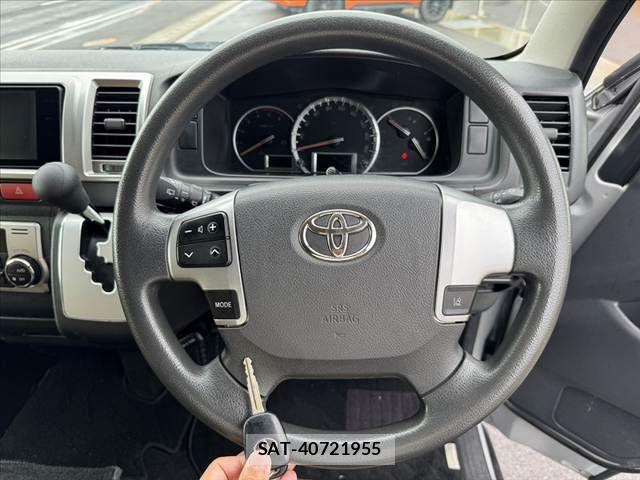 Toyota HIACE VAN 2019-08 7729977-23