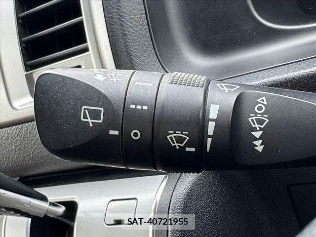 Toyota HIACE VAN 2019-08 7729977-25