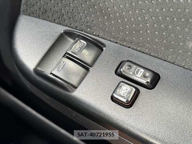 Toyota HIACE VAN 2019-08 7729977-28