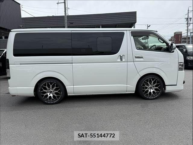 Toyota HIACE VAN 2019-09 7729974-12
