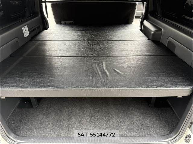 Toyota HIACE VAN 2019-09 7729974-19