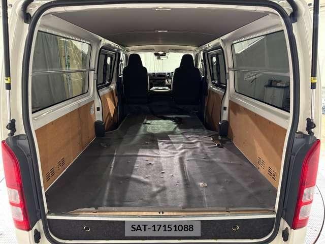Toyota HIACE VAN 2019-01 7729993-19