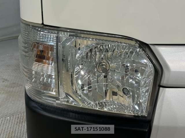 Toyota HIACE VAN 2019-01 7729993-23