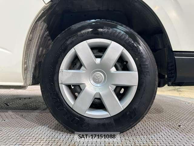 Toyota HIACE VAN 2019-01 7729993-25