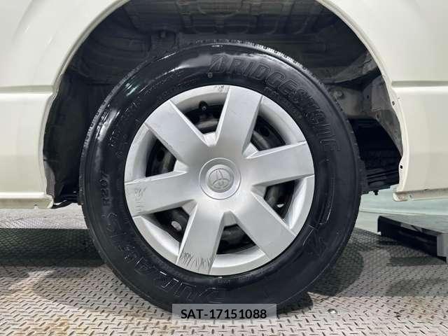 Toyota HIACE VAN 2019-01 7729993-27