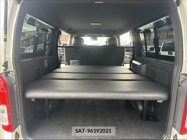 Toyota HIACE VAN 2020-02 7729975-18