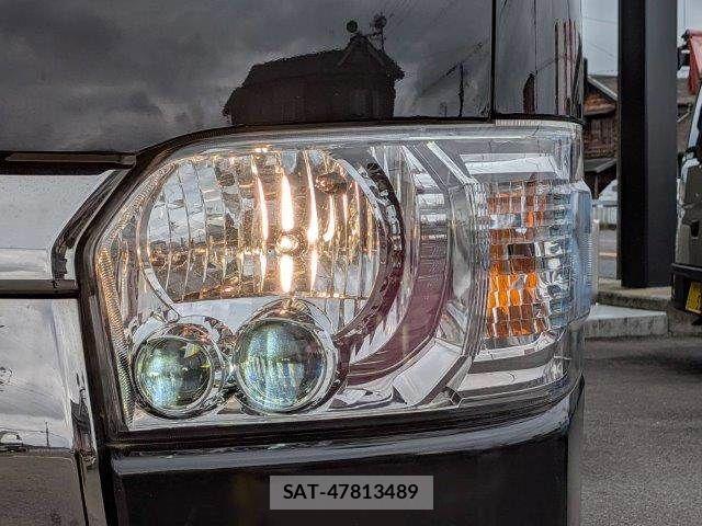 Toyota HIACE VAN 2021-05 7729976-11