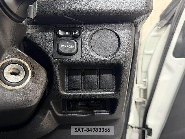 Toyota HIACE VAN 2014-03 7729991-14