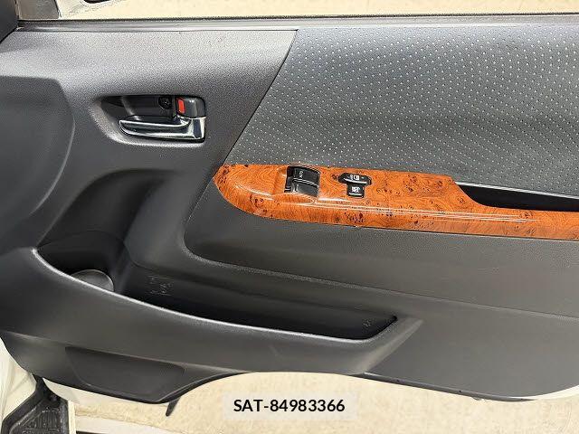 Toyota HIACE VAN 2014-03 7729991-18