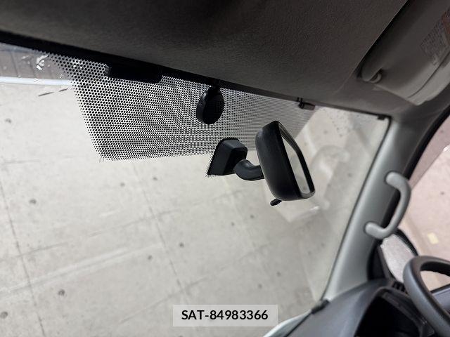 Toyota HIACE VAN 2014-03 7729991-20