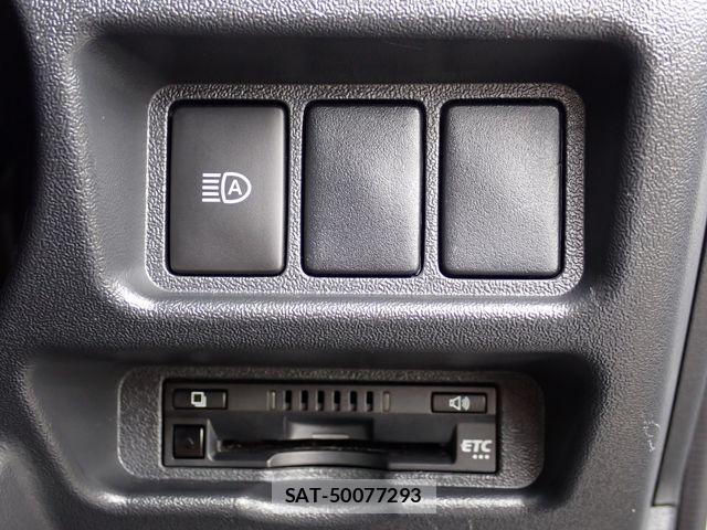 Toyota HIACE VAN 2022-03 7729972-16