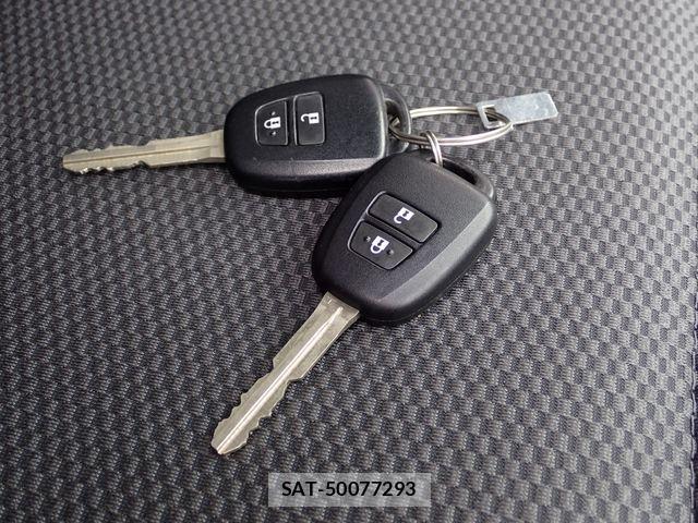 Toyota HIACE VAN 2022-03 7729972-17